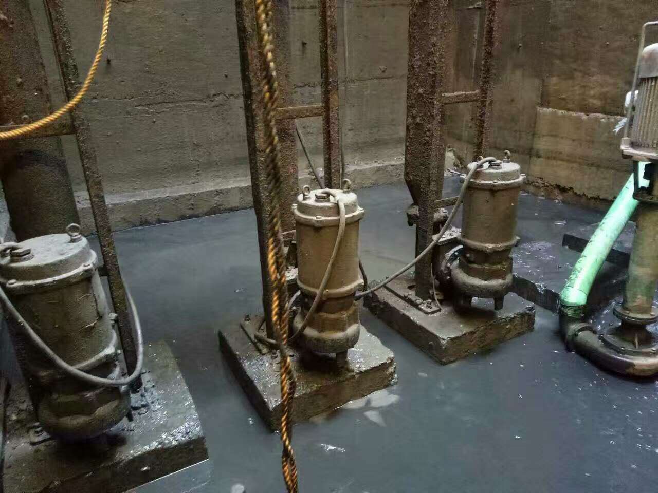 宜黄污水池清理